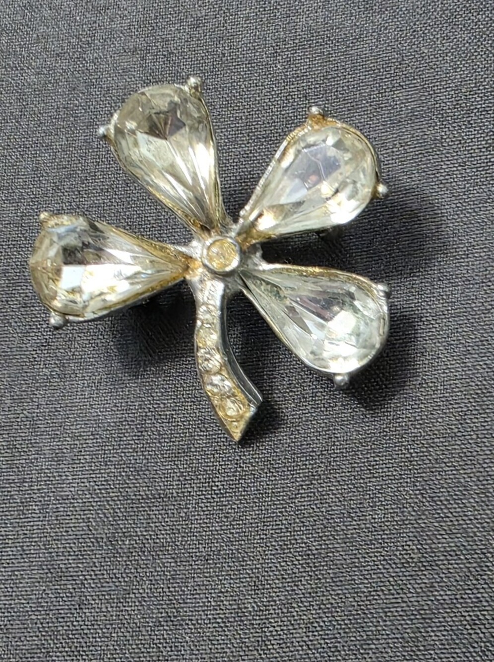 Estate - Silver Tone - Vintage Clear Crystal Clover Brooch - 415